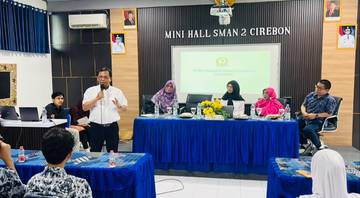 Ratnawati dan Hero Beri Pendidikan Demokrasi Ke Pelajar 