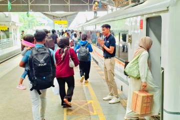 Daop 3 Buka Penjualan Tiket Natal-Tahun Baru