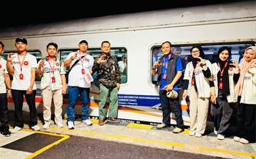 Rombongan Civitas Akademik UMC Gunakan Kereta Luar Biasa