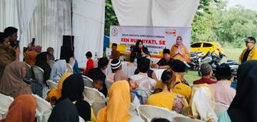 Warga Kopiluhur Curhat Jalan Rusak Ke Dewan Een