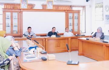Rinna Suryanti Soroti Mandeknya Dana Perbaikan Rumah Ambruk 