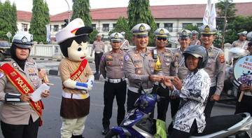 Polantas Menyapa Majalengka Apresiasi Guru Lewat Operasi Zebra