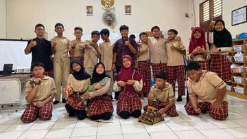 FKS SD Awliya Fahmina Memperingati Hari Guru Nasional
