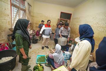 Dapur Umum Korban Banjir Sumatera Terima LPG Pertamina