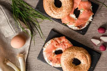 Mengapa Bagel Harus Direbus Sebelum Dipanggang?