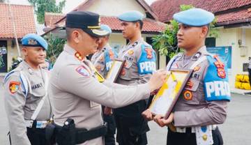 Polres Cirebon Kota PTDH  Anggotanya