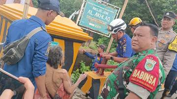 ODGJ Puluhan Tahun Tinggal Di Bawah Jembatan Dievakuasi 
