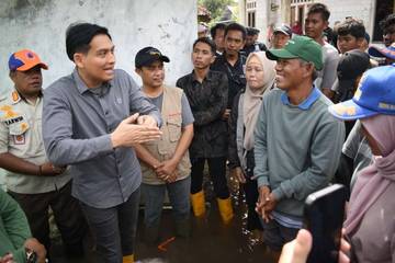 Banjir Melanda Indramayu, Bupati Lucky Hakim Tinjau Lokasi