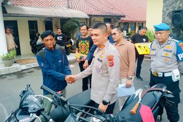 Polres Cirebon Kota Kembalikan Motor Warga Yang Dicuri 