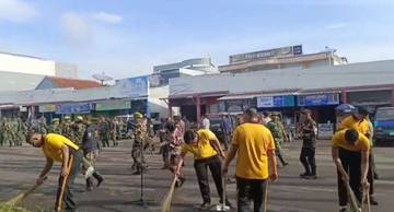 Korve Massal TNI Tingkatkan Kebersihan Lingkungan Pasar