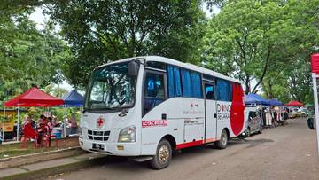 PMI Gelar Donor Darah Rutin di Stadion Bima Cirebon