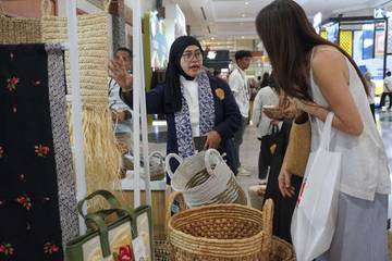 Laris Manis UMKM Pertamina Raih Miliaran di INACRAFT