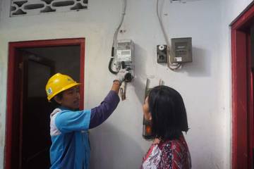 Warga Bali Nikmati Diskon Tarif Listrik 50 Persen