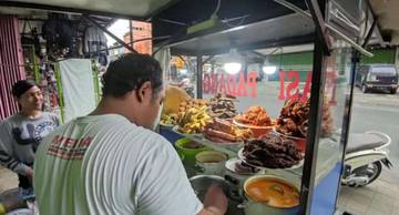 Nasi Padang Gerobak Ramah di Kantong   