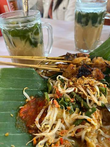 Penyajian Kuliner di PKB Bebas Plastik Sekali Pakai