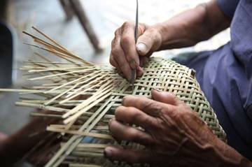 Gerakan Pelestarian Anyaman Tradisional dari Desa Angseri