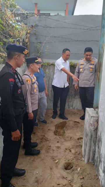 Tim Gegana Brimobda Bali Musnahkan Temuan Kembang Api 