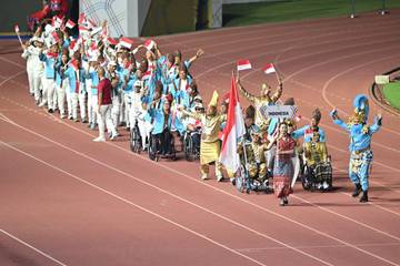Busana Adat Bali Warnai Defile Indonesia APG Thailand