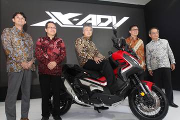 Honda X-ADV 2025, Skutik Petualang Mewah Yang Bertenaga