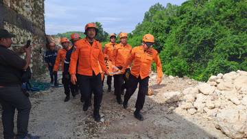 Dua Pekerja Tewas Tertimbun Longsor di Ungasan