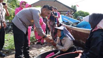 Kapolresta Denpasar Gelar Kegiatan Peduli Masyarakat Pesisir Kedonganan