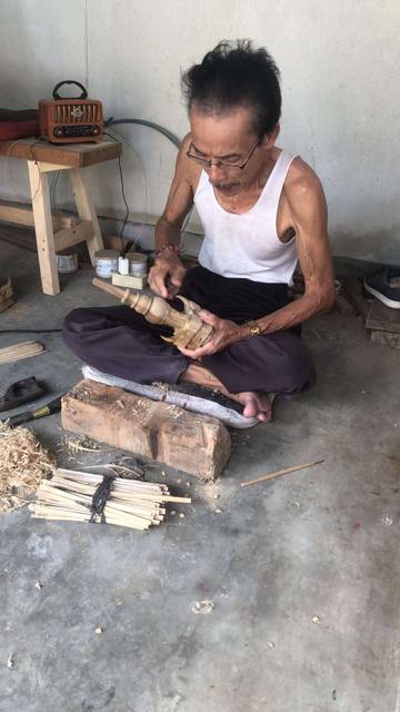 Melestarikan Simbol Sakral Budaya Bali