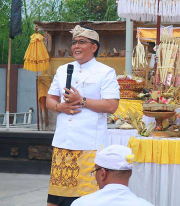 Wagub Giri Prasta Hadiri Pemelaspas Pura Mas Pidada