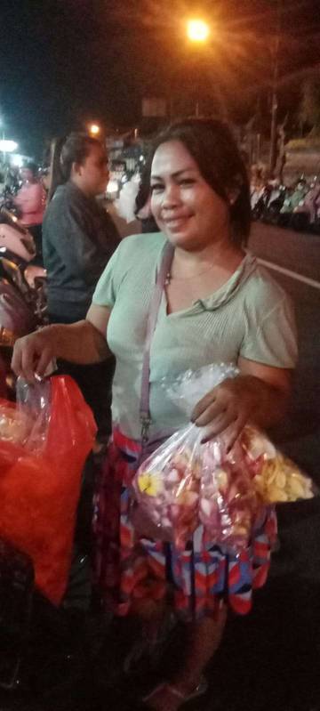 Permintaan Bunga Meningkat Menjelang Hari Suci