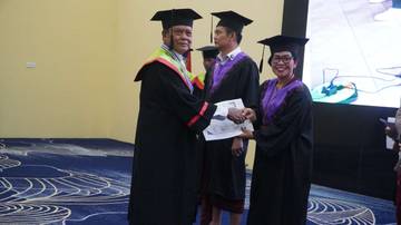 Ratusan Lansia di Jembrana Diwisuda