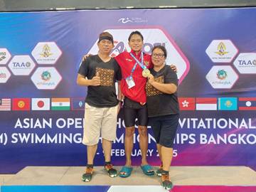 Abraham Watik, Raih Emas di Swimming Championship Bangkok