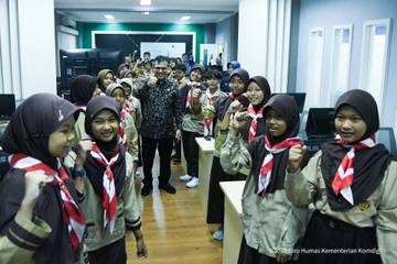 Siapkan Talenta Digital, Komdigi Latih Siswa SD Coding