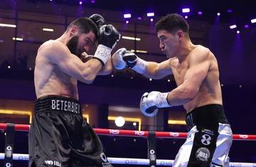 Bivol Rebut Gelar Juara Tak Terbantahkan dari Beterbiev