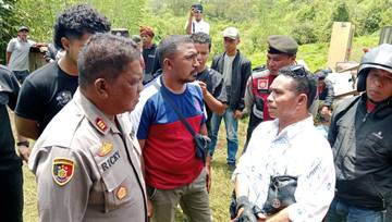Diwarnai Protes Warga, Eksekusi Rumah Di Manggarai Tetap Berlanjut