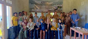 Disparekrafbud Manggarai Barat Gelar Pelatihan Tata Kelola Desa Wisata di Warloka