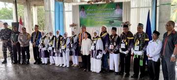 Sepuluh Calon Haji Manggarai Timur Resmi Dilepas Pemda