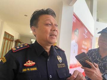 Petugas Buru Pelaku Rokok Diduga Pita Cukai Palsu