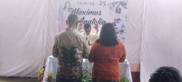 Pasutri Maksimus Deki Rayakan Syukur Pernikahan Bersama ODGJ