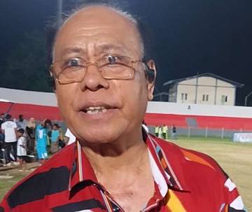 Bupati Malaka Menari Bahagia Usai PS Malaka Lolos