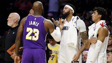 Davis Kembali ke LA, Lakers Taklukkan Mavericks 129-119