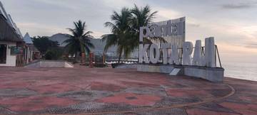 Pantai Kota Raja, Senja Tenang di Pesisir Ende