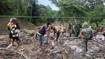 Dandim 1612/Manggarai Tinjau Lokasi Longsor di  Kampung Pau
