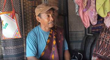 Perajin Tenun Ende Minta Lokasi Lapak yang Representatif