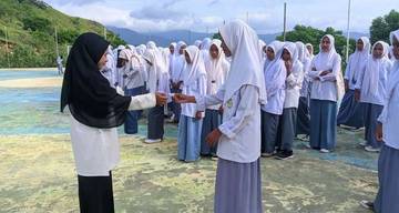 Cegah Anemia Siswi, MAN 2 Flotim Bagi TTD