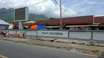 Pedagang Pasar Wolowona Minta Pemerataan Perhatian Pemerintah
