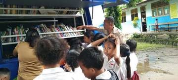 Disarpus Bergerak Perkuat Literasi Pelajar Wilayah Pedalaman Sikka