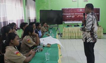 Komisi Pemilihan Umum Sikka Perkuat Literasi Pemilih Pemula