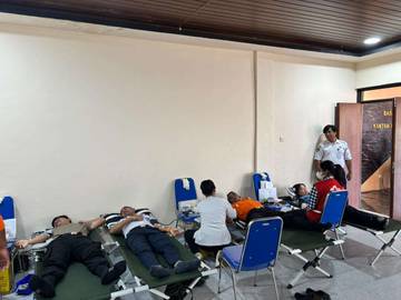 Basarnas Maumere Gelar Donor Darah HUT Ke-54