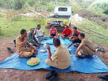 Babinsa Koordinasi Progres Sumur Bor Warga Kajulaki
