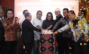 Gubernur Resmikan Fakultas Kedokteran Swasta Pertama NTT