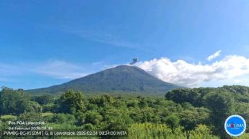 Gunung Ili Lewotolok Erupsi, Kolom Abu 200 Meter